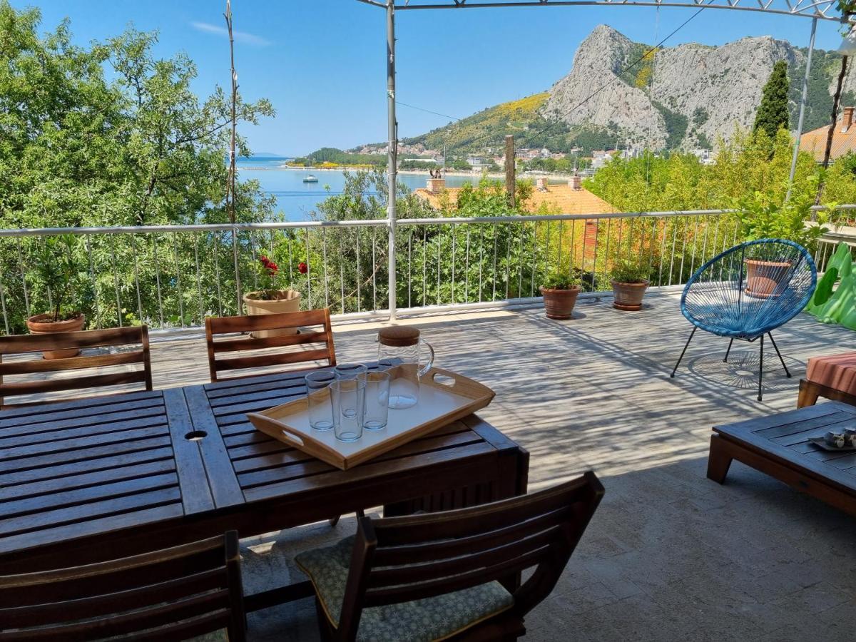 Cozy Apartments With Seafront Terraces Omiš Exterior foto