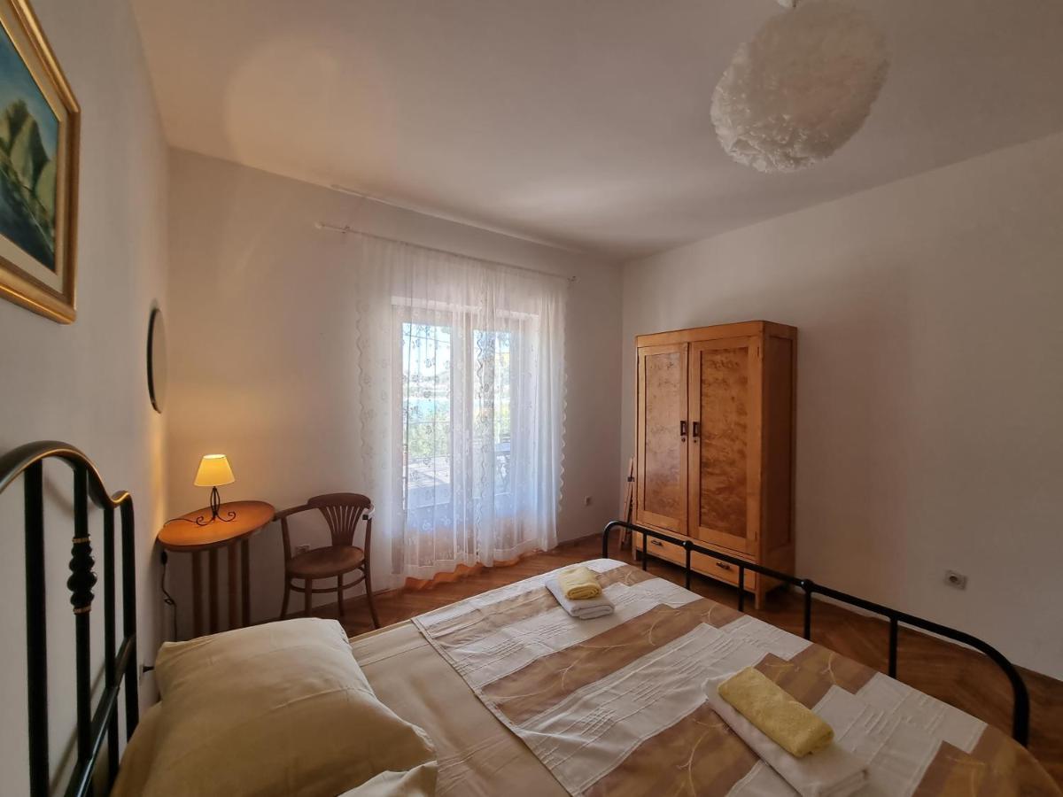 Cozy Apartments With Seafront Terraces Omiš Exterior foto