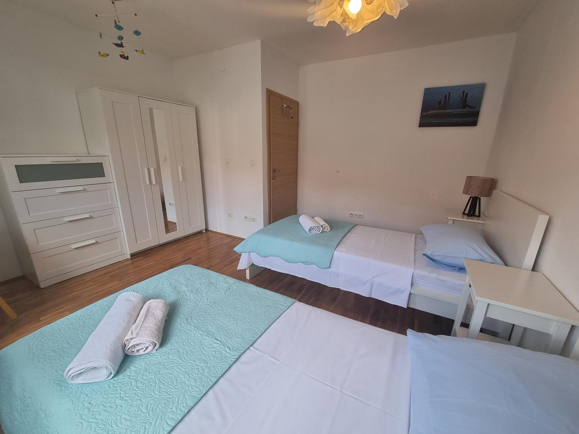 Cozy Apartments With Seafront Terraces Omiš Habitación foto