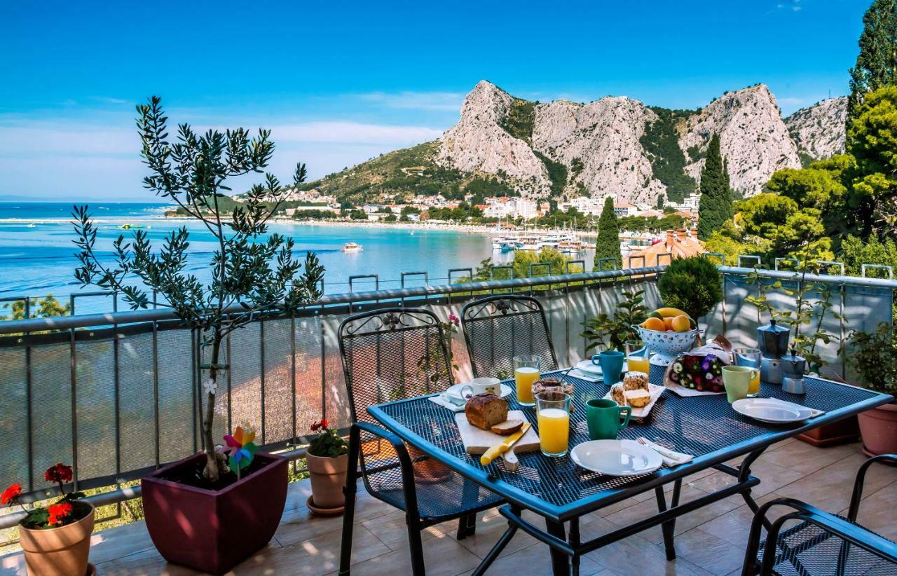 Cozy Apartments With Seafront Terraces Omiš Exterior foto